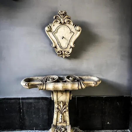 Palazzo Capece Проживание в семье