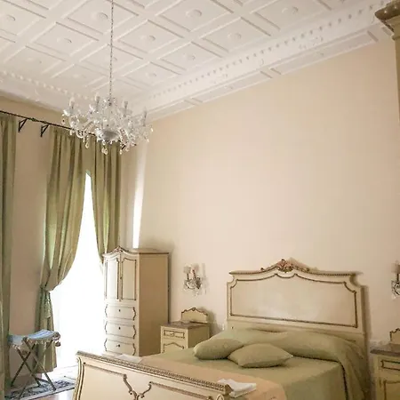 Palazzo Capece Проживание в семье
